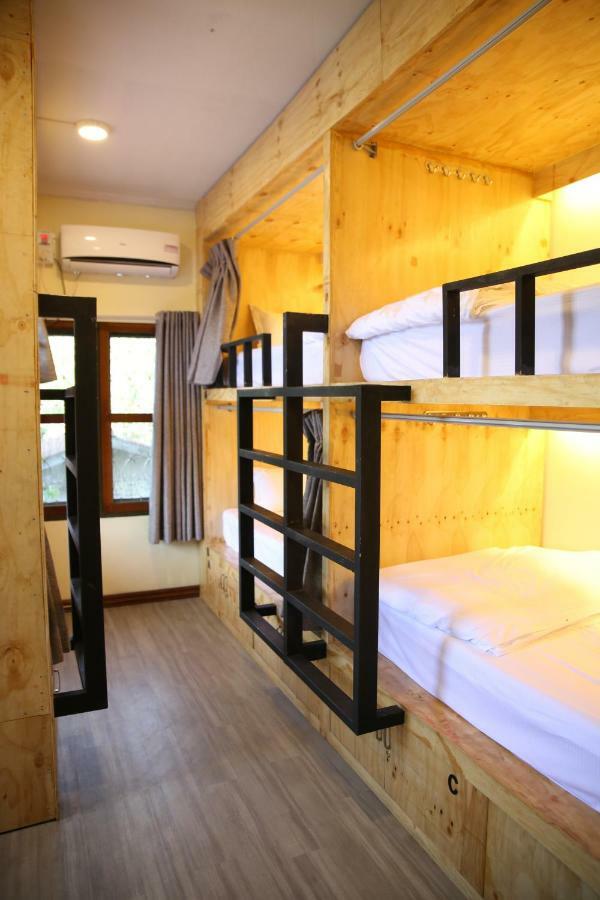 Mansion Hostel Мандалай Экстерьер фото